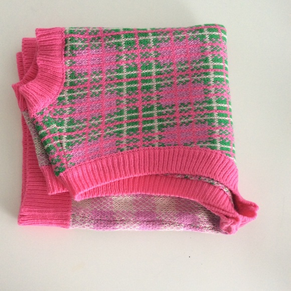 Knit Vest in size medium( 2 for 30) - Picture 7 of 7